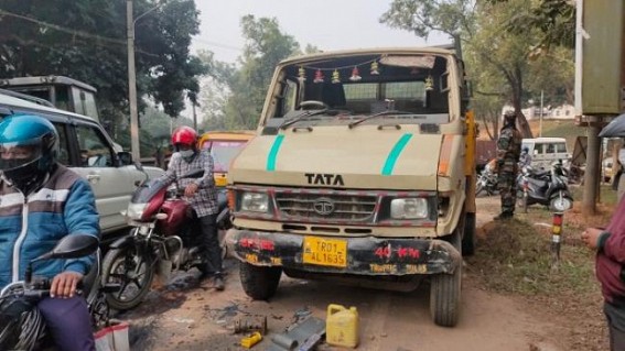 Tripper loaded with stones overturned in Shalbagan area due to brake failure, 1 Injured